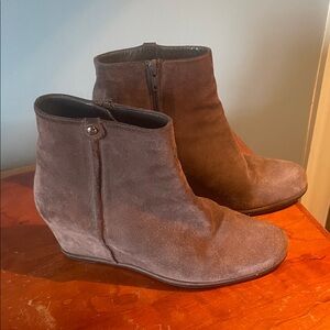 Stuart Weitzman Brown Suede Wedge Boots size 8